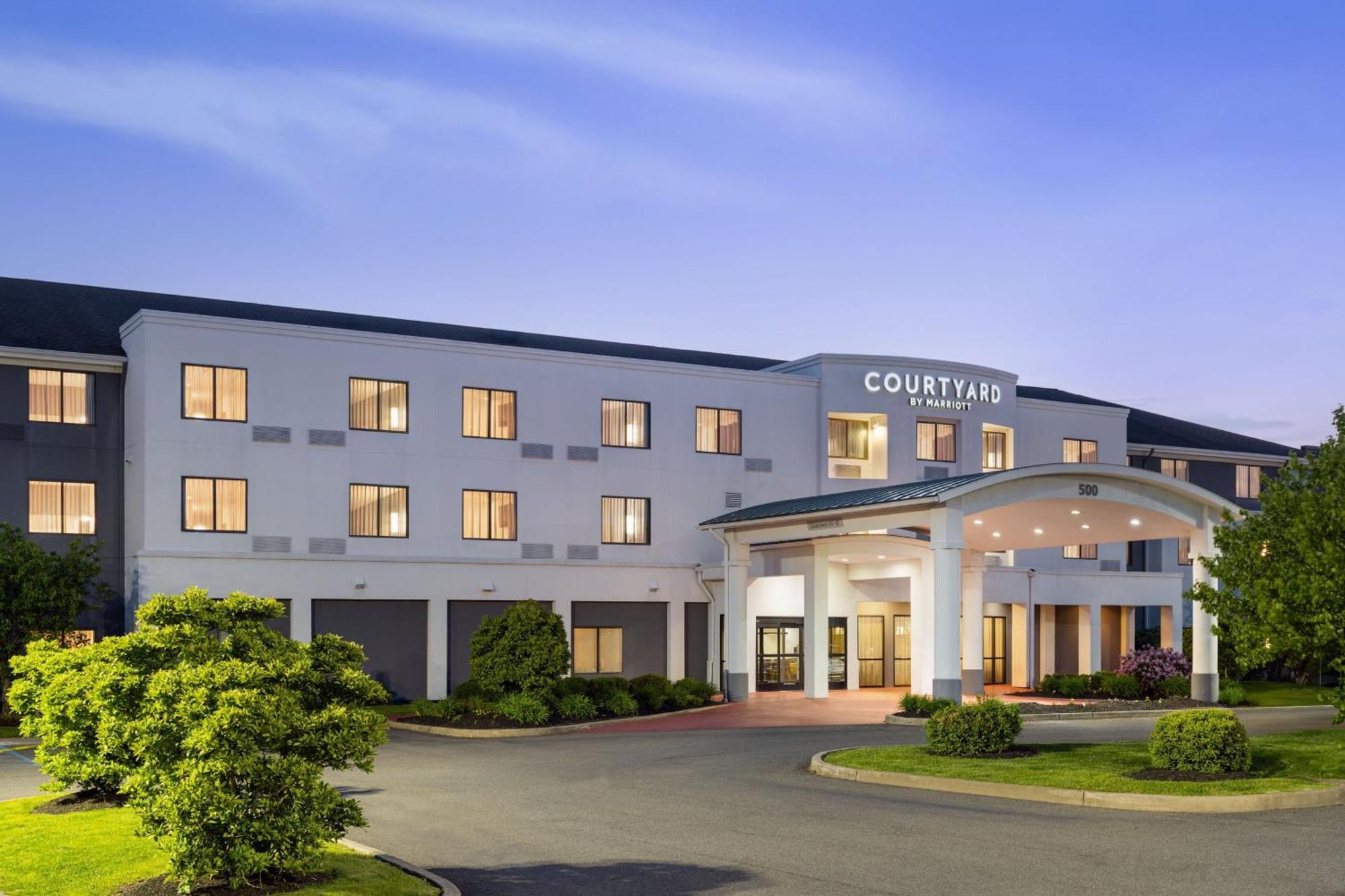 Courtyard By Marriott Kingston Hotel Exterior photo